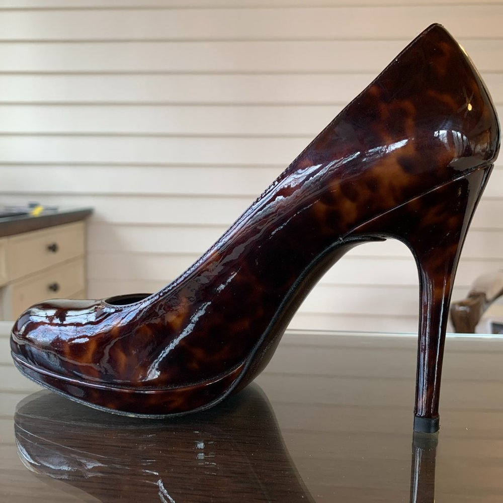 Stuart Weitzman Tortoise Shell Patent Leather Pum… - image 6